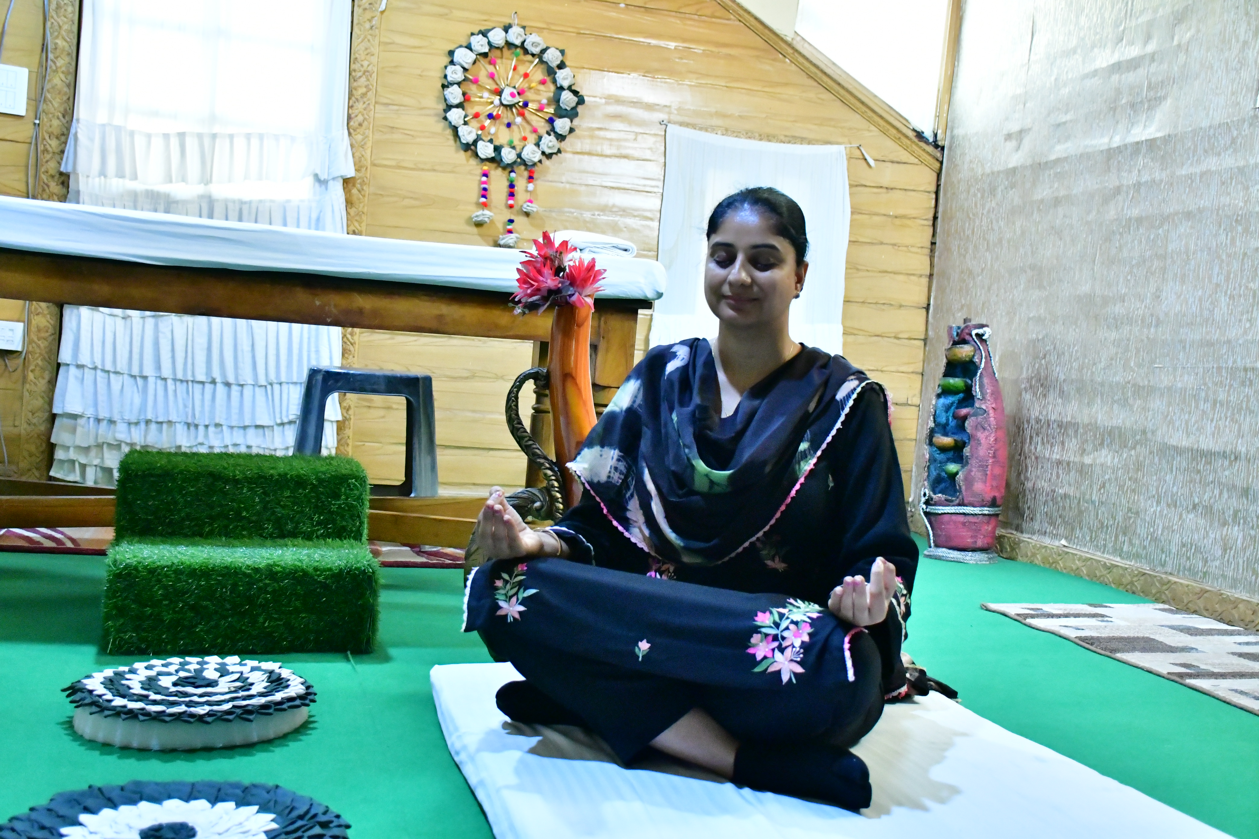 Dr. Hardeep Kaur during a wellness consultation